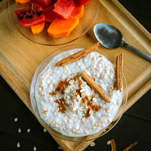 Arroz-doce polvilhado com canela
